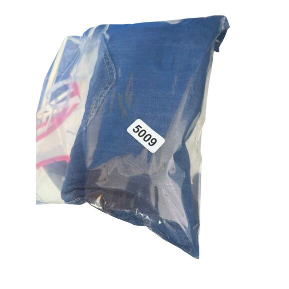 Levi's Dark Rinse Low Pro Straight Jeans Size 31 womens jeans NEW - Picture 3 of 3